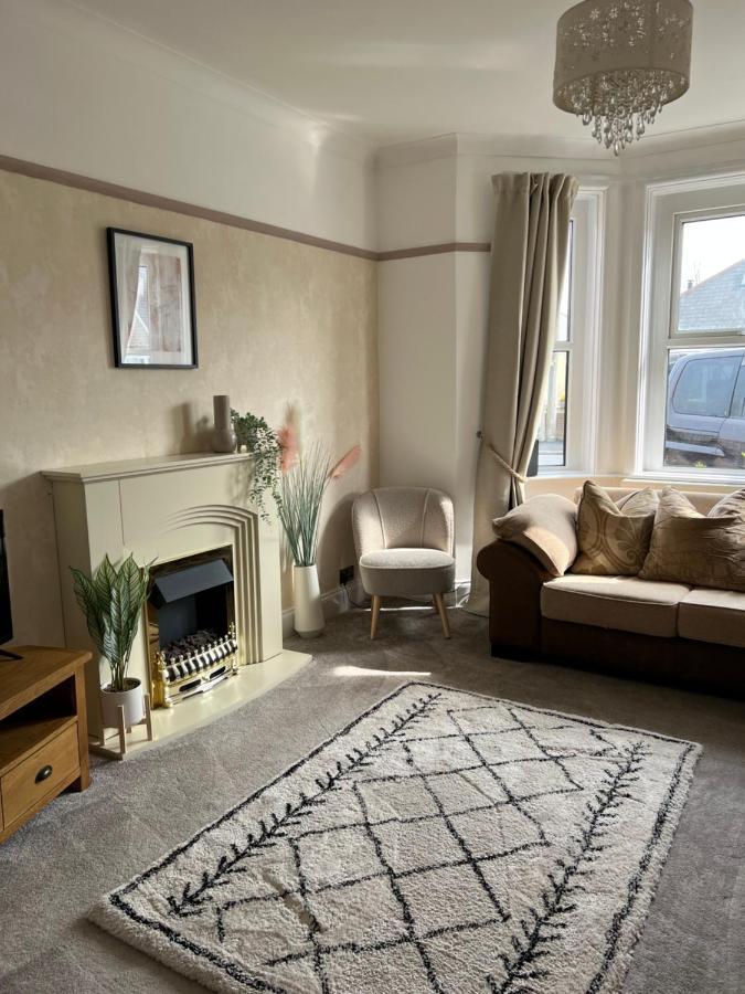 Spacious 4 Bed Rooms, Parking, Garden And Near Parks, Beaches And University Bournemouth Ngoại thất bức ảnh