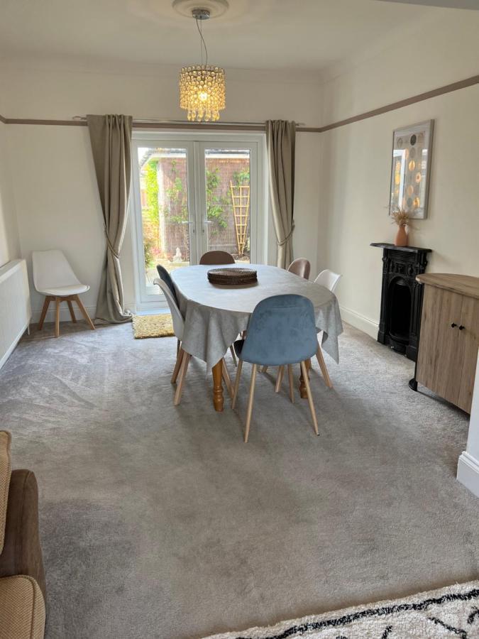 Spacious 4 Bed Rooms, Parking, Garden And Near Parks, Beaches And University Bournemouth Ngoại thất bức ảnh